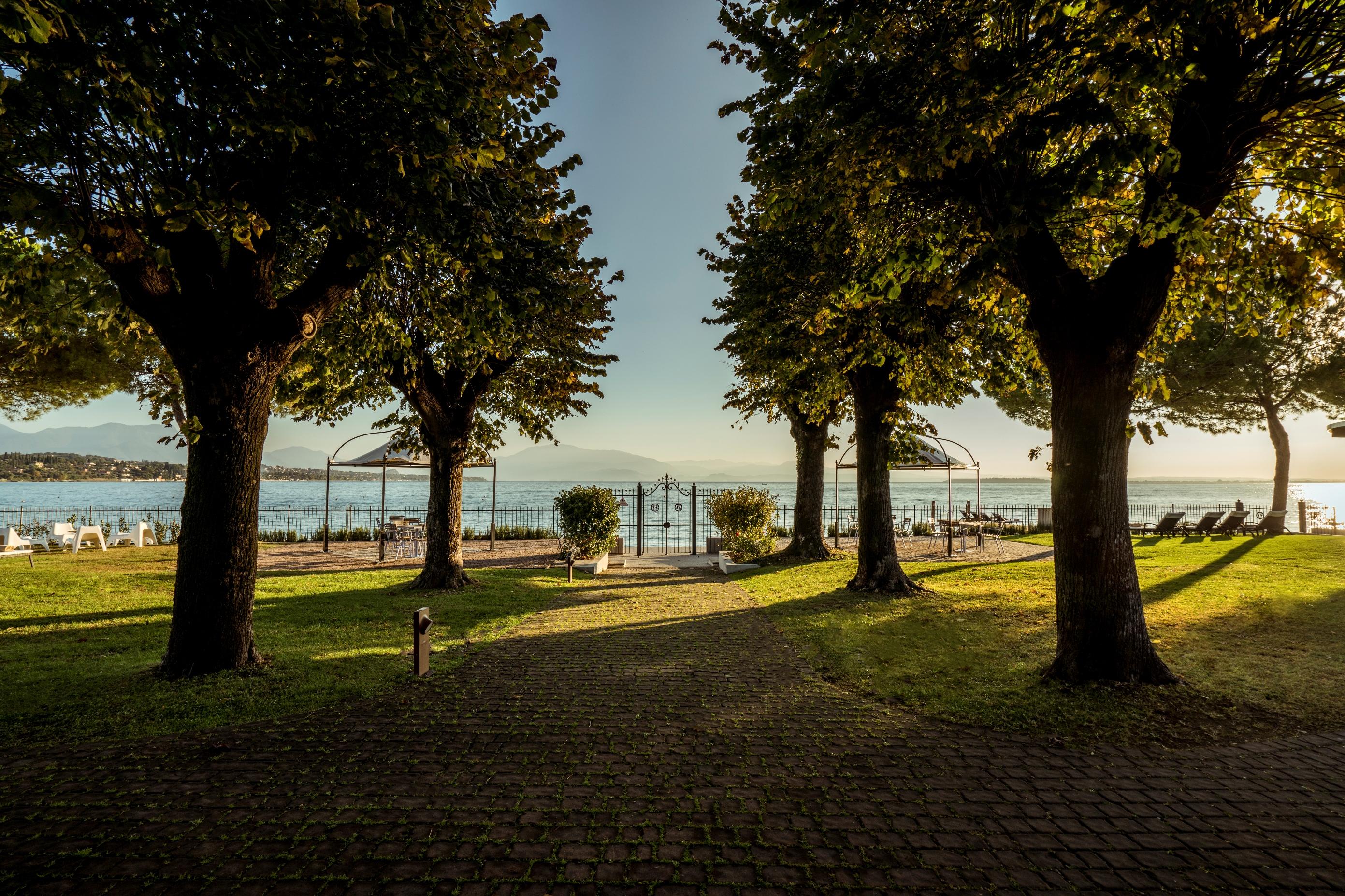 Splendido Bay Luxury Spa Resort Padenghe sul Garda Esterno foto